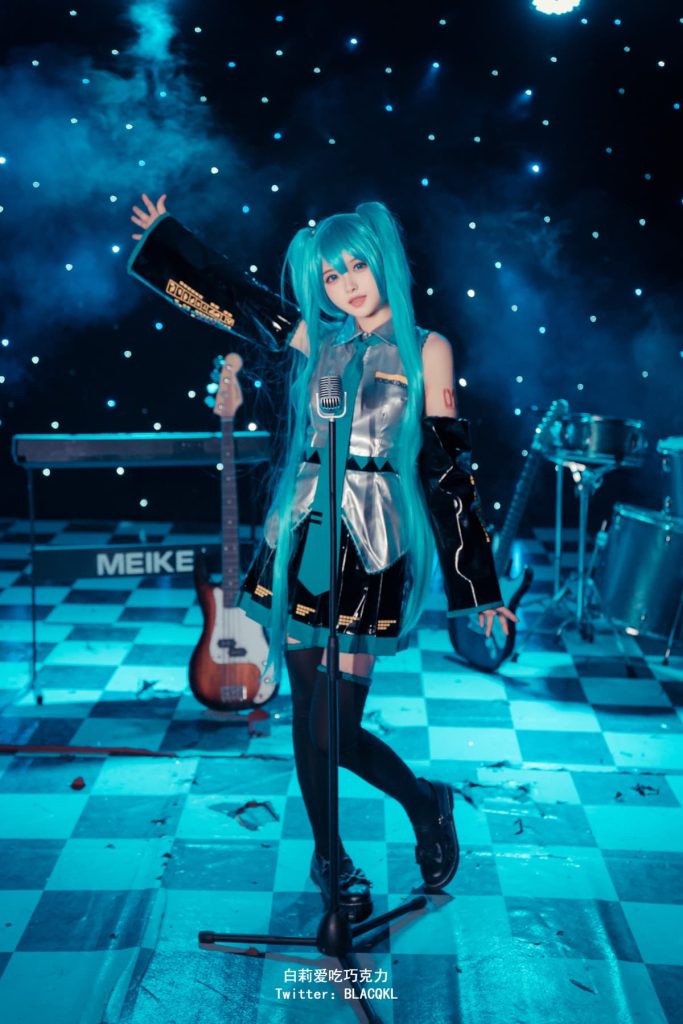 白莉爱吃巧克力 Miku (12)