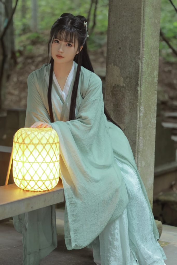 白莉爱吃巧克力 原理猪 古风汉服 (4)