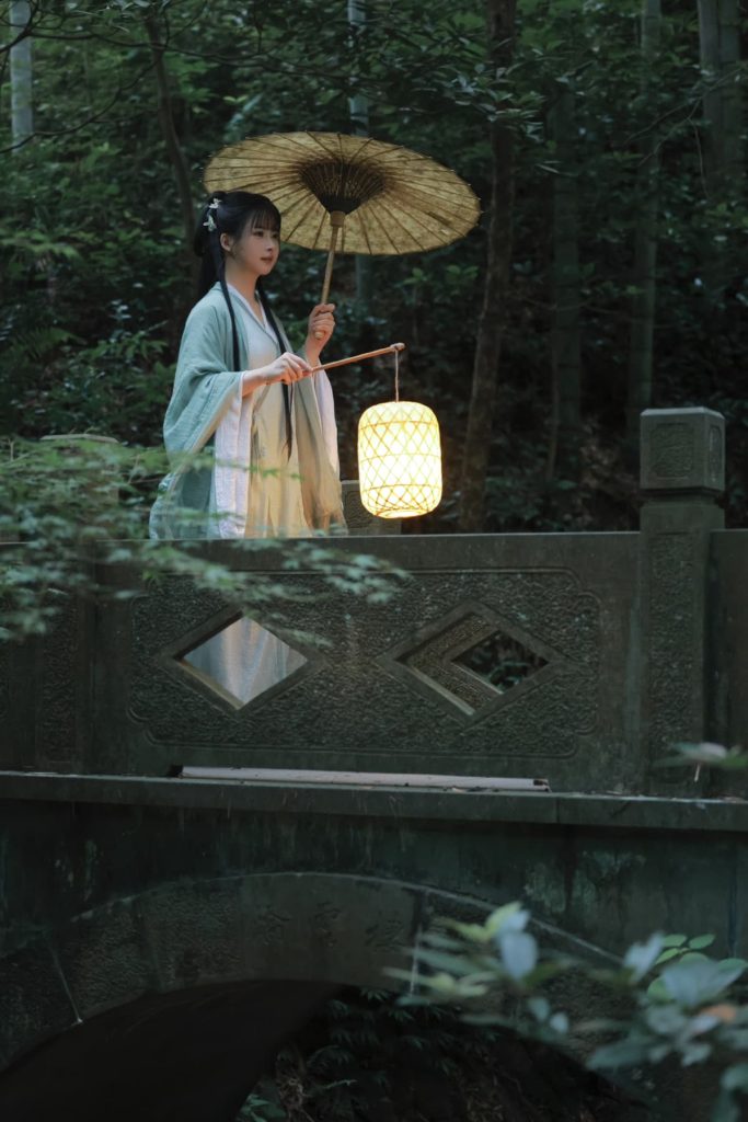 白莉爱吃巧克力 原理猪 古风汉服 (5)