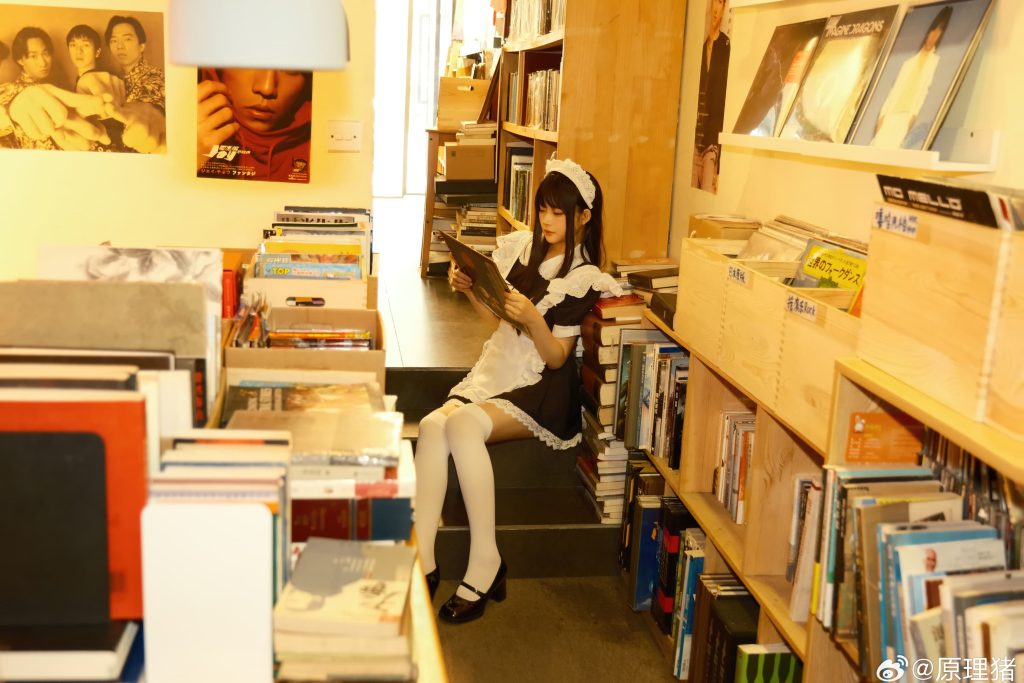 白莉爱吃巧克力 原理猪 打工女仆 (3)