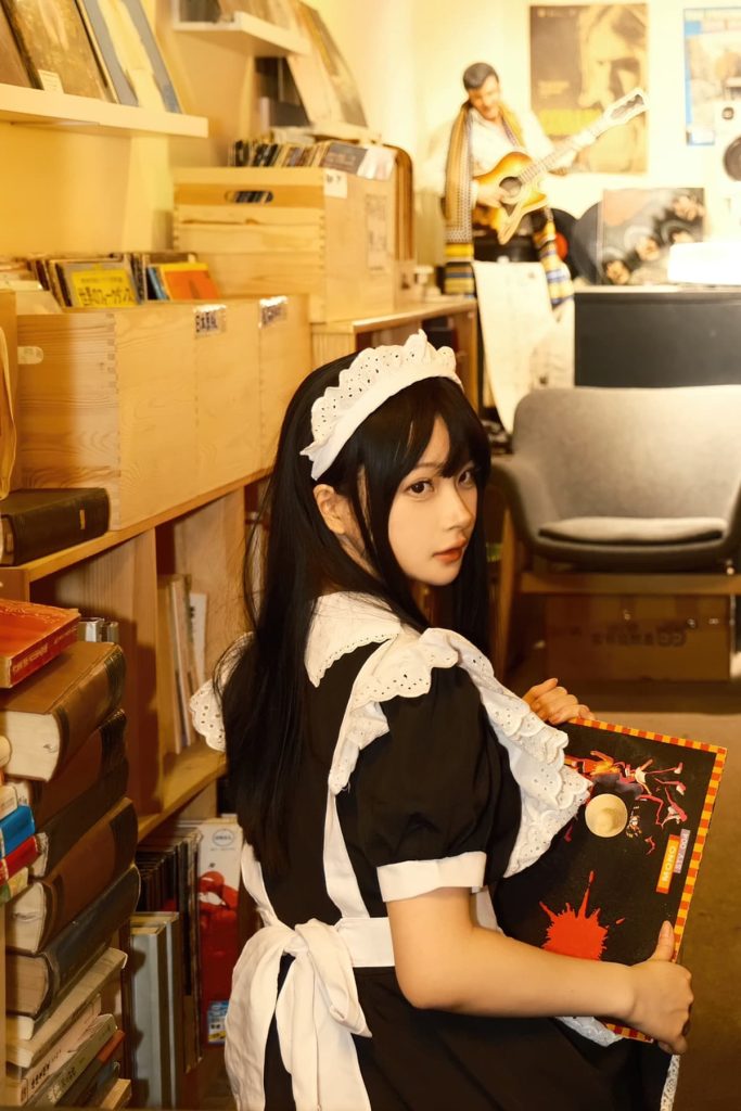 白莉爱吃巧克力 原理猪 打工女仆 (6)