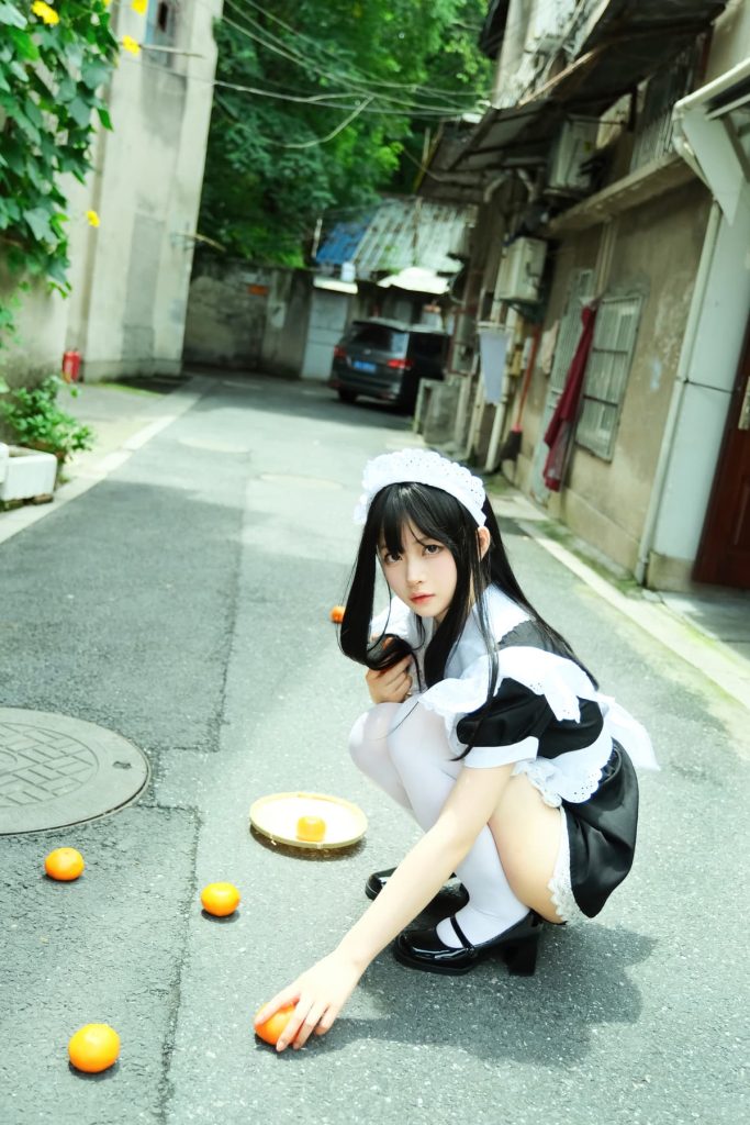 白莉爱吃巧克力 原理猪 深巷女仆 (2)