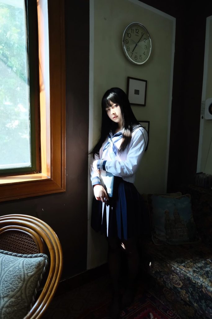 白莉爱吃巧克力 原理猪 闺房JK (1)