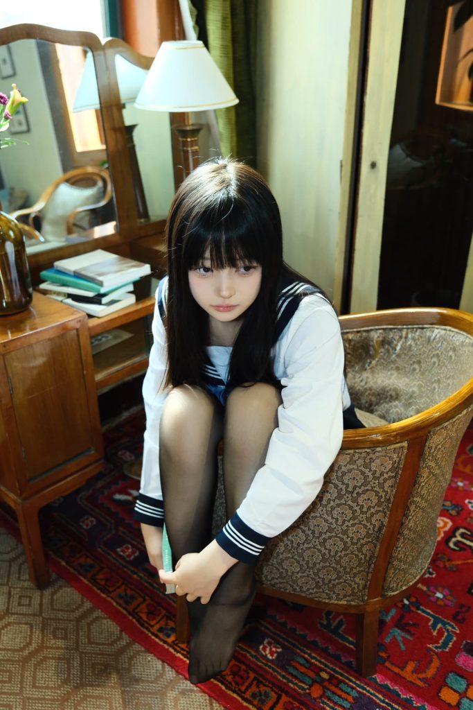 白莉爱吃巧克力 原理猪 闺房JK (12)