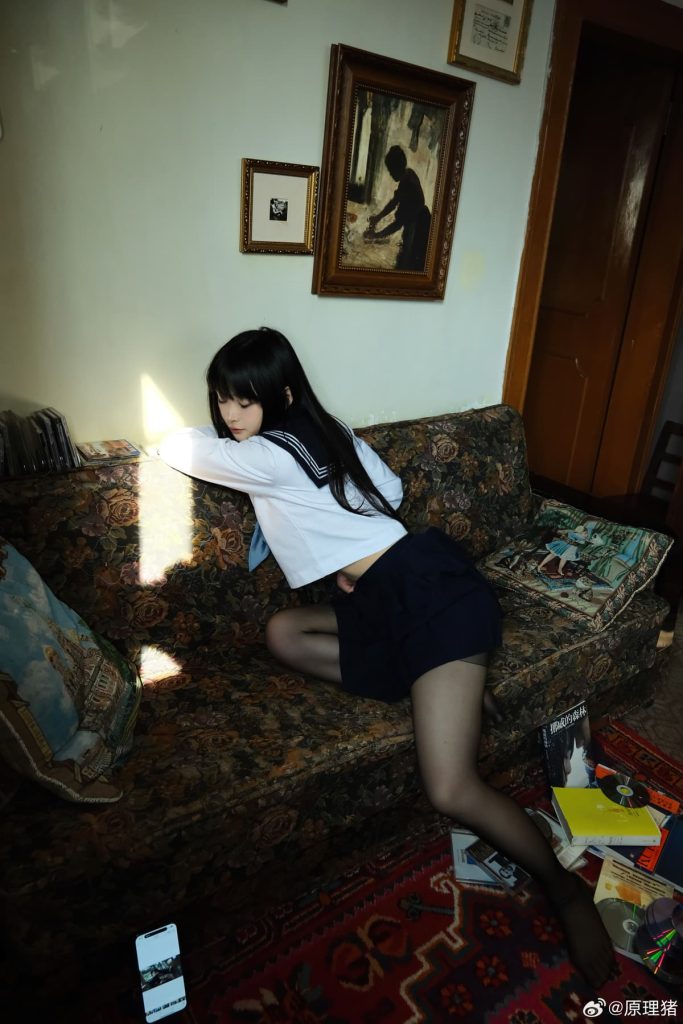 白莉爱吃巧克力 原理猪 闺房JK (3)