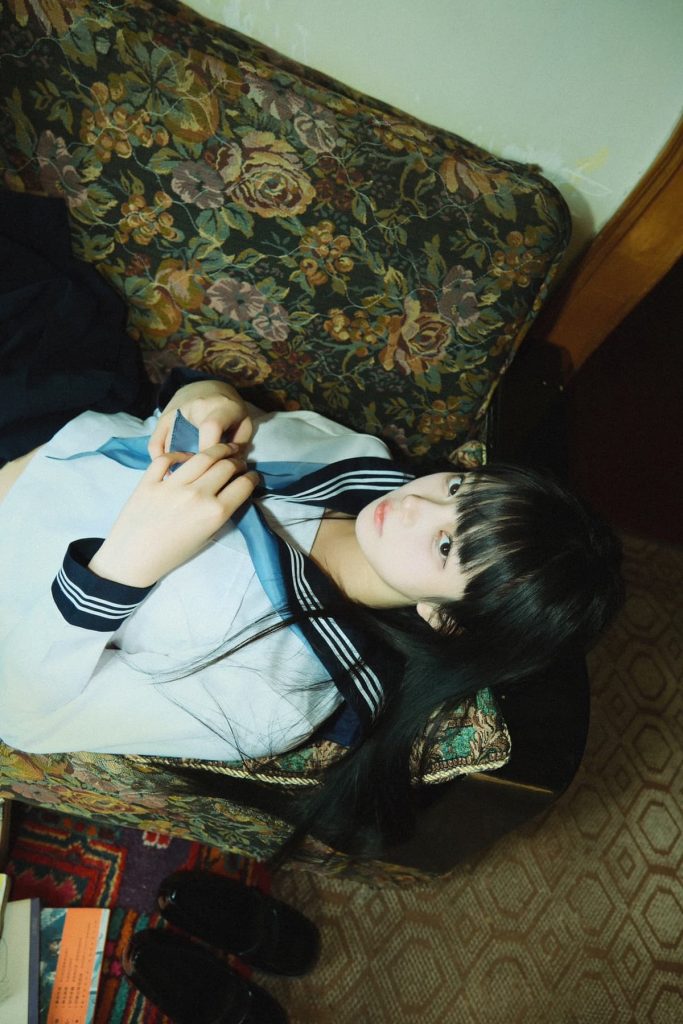 白莉爱吃巧克力 原理猪 闺房JK (5)